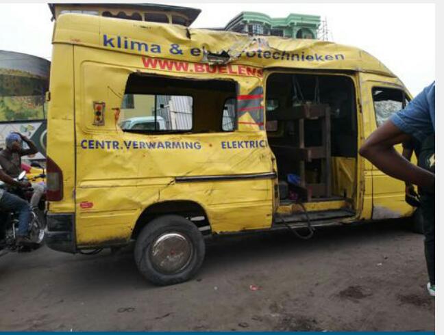 Kinshasa : 3 morts et 4 blessés suite à une collision entre deux taxis-bus