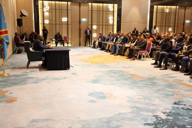 Diplomatie : En séjour privé en Belgique, Félix Tshisekedi échange avec la communauté congolaise du Benelux
