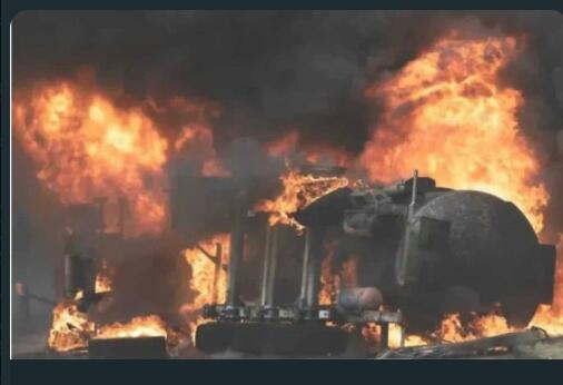 Kongo-Central : un véhicule de citerne prend feu et fait des morts et des brulés graves