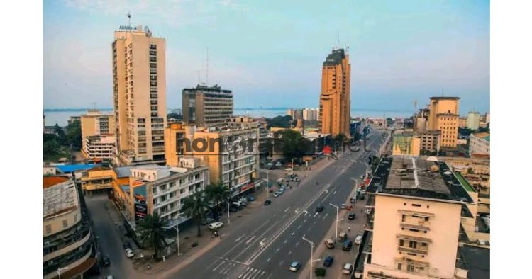 Kinshasa : Percevant frauduleusement les salaires de 34 fonctionnaires, un agent public de l'État arrêté