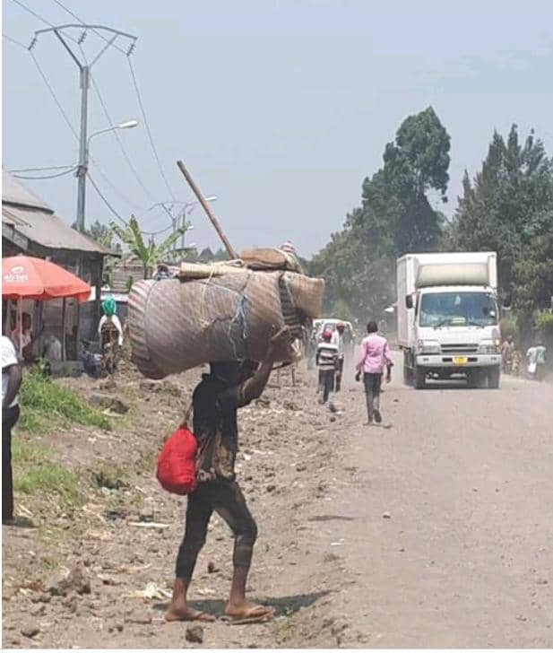Rutshuru : La population du groupement Jomba trouve refuge en Ouganda suite aux accrochages entre les FARDC et le M23