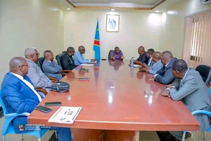 RDC: Les professeurs des universités et Instituts Supérieurs lèvent la grève en attendant la distribution des véhicules par le Gouvernement