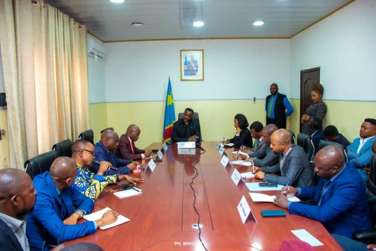 RDC-EPST : Tony Mwaba lance officiellement la mise en ligne du fichier d’identification des élèves