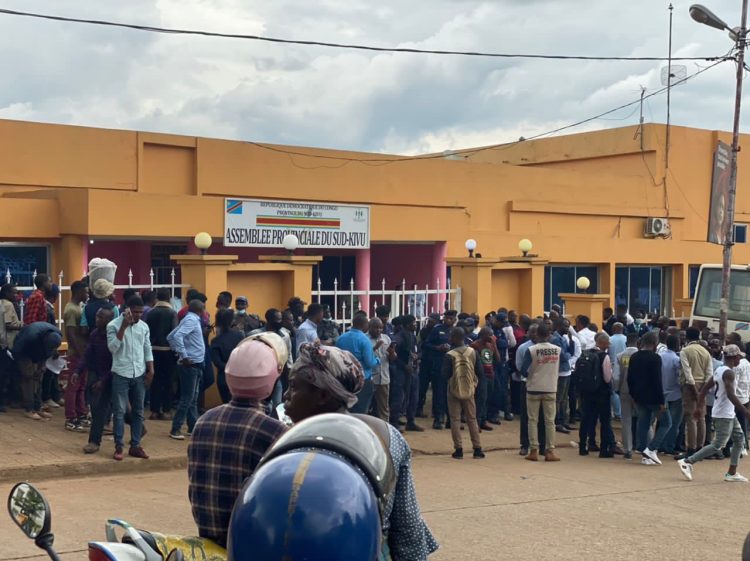Sud-Kivu : une quatrième motion déposée par les députés contre Théo Ngwabidge