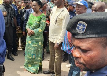 Situation sécuritaire dans l’Est de la RDC : La ministre Adèle Kayinda et les chrétiens marchent pour soutenir les FARDC dans le front