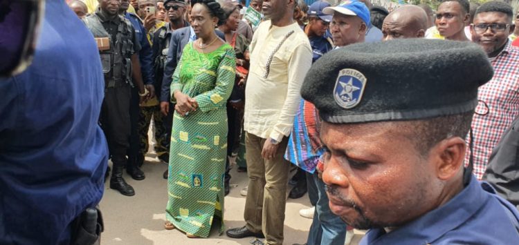 Situation sécuritaire dans l’Est de la RDC : La ministre Adèle Kayinda et les chrétiens marchent pour soutenir les FARDC dans le front