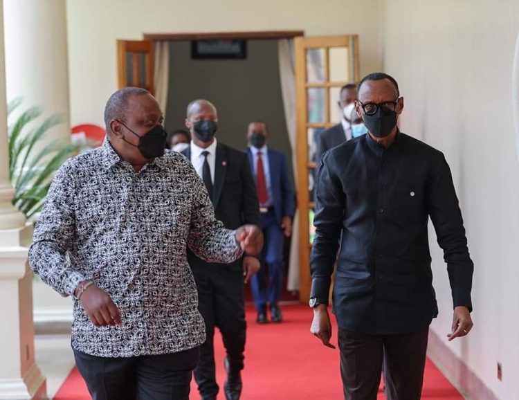 Agression Rwandaise en RDC : Paul Kagame accepte d’aider Uhuru Kenyatta d’exhorter le M23 à cesser le feu et quitter les zones occupées