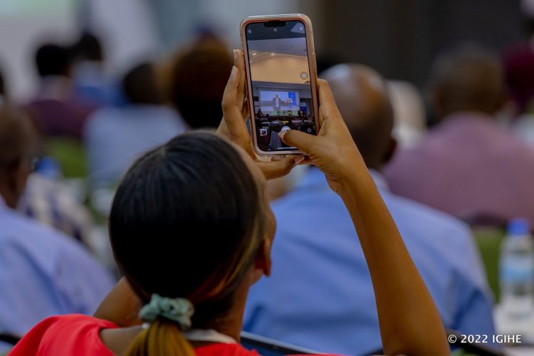 Processus électoral en RDC : La CENI apporte l’innovation de l’enrôlement des électeurs grâce Smartphone
