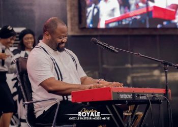 Concert au stade des martyrs : Le Pasteur Moïse Mbiye répond à la demande de son ami prophète Francis Tatu
