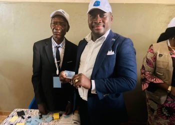 Élection 2023 : le Ministre d’État Guy Loando s’est enrôlé ce samedi