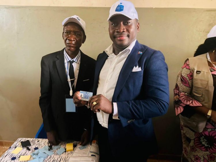 Élection 2023 : le Ministre d’État Guy Loando s’est enrôlé ce samedi