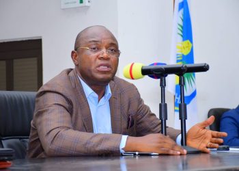 Réhabilitation du grand marché : Mike Mukebayi accuse Gentiny Ngobila d’être à la base du retard des travaux
