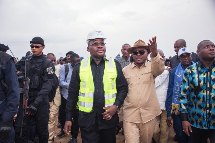 Tshuapa : Le ministre d’État, ministre de l’aménagement du territoire Me Guy Loando à Boende pour l’inspection des travaux de modernisation
