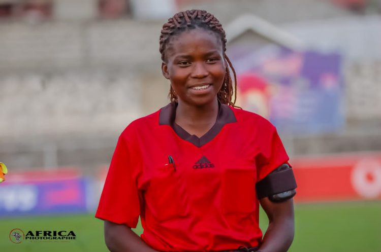 Football : Rachel Zihundula promue arbitre internationale