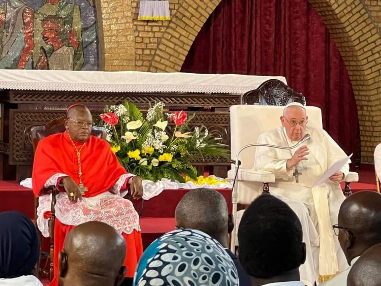 Visite papale en RDC: « Au lieu de servir l’évangile, nous nous soucions de gérer les finances et des affaires avantageuses ». Pape François aux religieux et religieuses