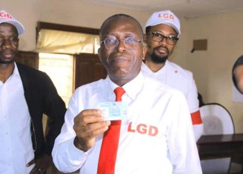 Élection 2023 : le candidat président Auguystin Matata Ponyo a obtenu sa carte d’électeur !