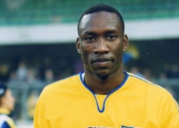 Page d’histoire – ce jour-là : 02 mars 2002, le footballeur congolais Jason MAYELE meurt dans un tragique accident de circulation