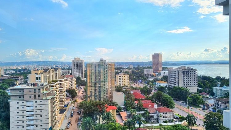 Kinshasa: Gentiny Ngobila suspend le bourgmestre de la commune de la Gombe
