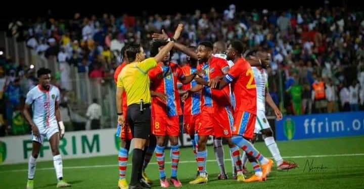 Mauritanie – RDC : l’arbitre tunisien Sadok Selmi sanctionné par la CAF