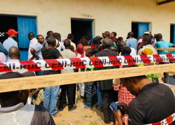 Enrôlement: Des habitants de Kolwezi en sit-in pour demander à la CENI de prolonger la durée d’enrôlement