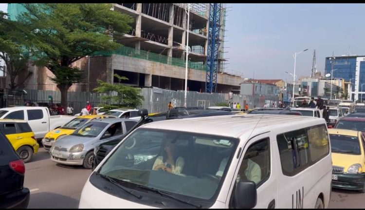 URGENT : les leaders de l’opposition sont arrivés sur le boulevard du 30 Juin !