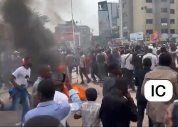 Sit-in de l’opposition : Pneus brûlés sur le boulevard par les manifestants