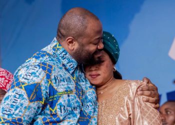 Musique : Le pasteur Moïse Mbiye parle de son mariage !