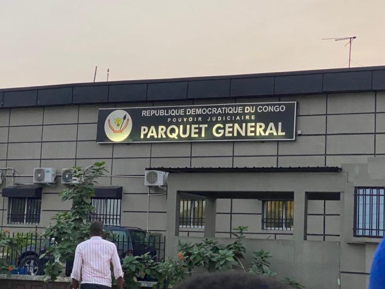 RDC : Un présumé auteur des sextape de plusieurs filles kinoises aux arrêts au parquet général près la cour d’appel de Kinshasa-Matete !