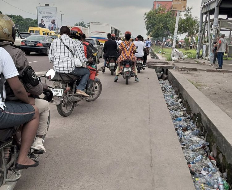 KINSHASA : Face à la montée du phénomène « POUSTOURA », la population kinoise prend position !