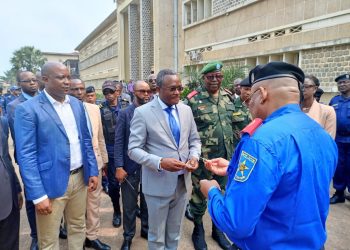 Kasaï central : le gouvernement provincial dote la PNC 20 motos marque boxer !