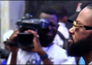 Plusieurs artistes félicitent Ferré Gola pour son concert au stade des martyrs
