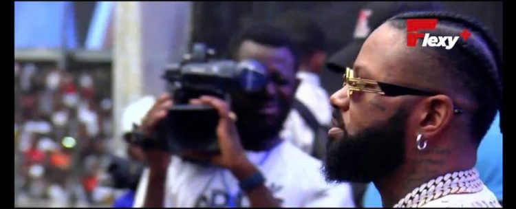 Plusieurs artistes félicitent Ferré Gola pour son concert au stade des martyrs