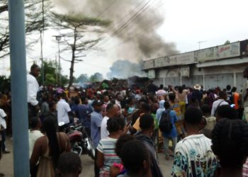 Incendie à Ngaliema : En colère,La population a caillassé un camion anti-incendie venu en retard !
