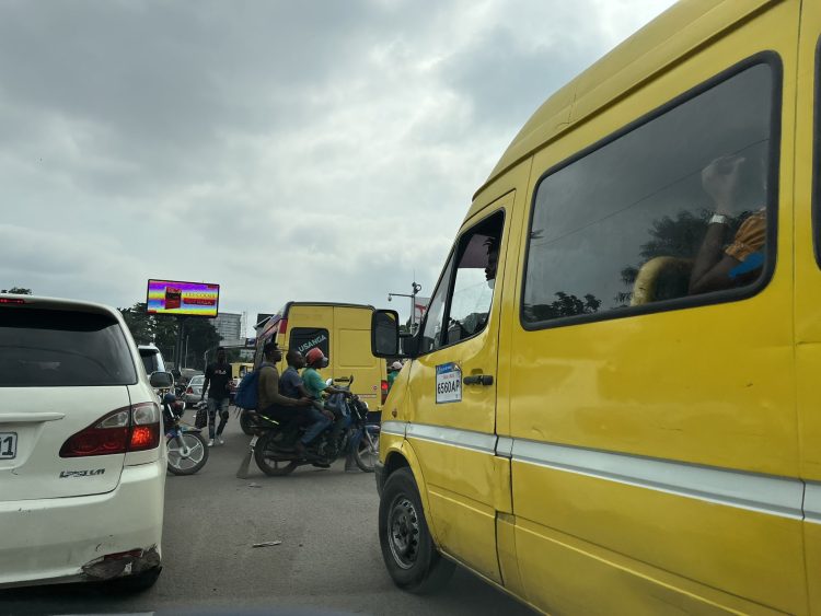 Kinshasa : les conducteurs de taxi en grève