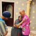 Lubumbashi : Moïse Katumbi rend visite à la mère de Salomon Kalonda après la perquisition de sa résidence !