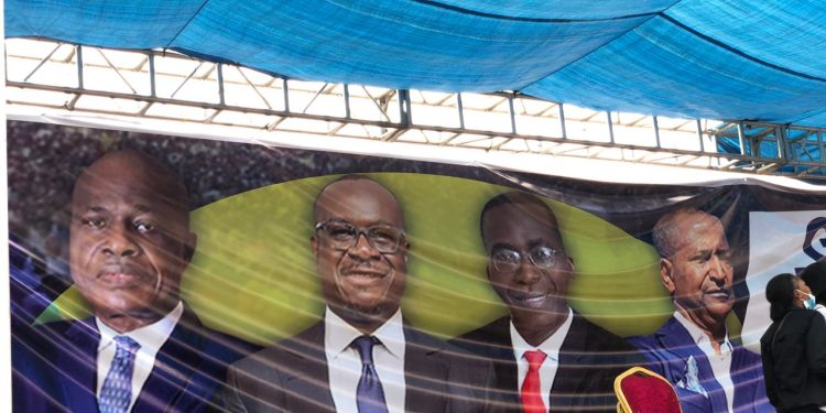 Meeting de l’opposition : Fayulu, Matata , Sesanga et Katumbi , tous arrivés à la place sainte Thérèse de ndjili !