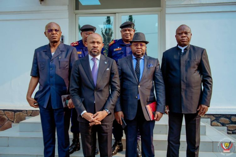 Mort du Ministre honoraire Chérubin Okende : à l’issue d’une réunion de sécurité autour du Premier Ministre Jean-Michel Sama Lukonde, le Gouvernement annonce l’ouverture d’une enquête pluridisciplinaire pour élucider les circonstances de cet acte ignoble !