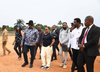 RDC | Le Ministre d’Etat Guy Loando Mboyo boucle sa visite d’inspection des réalisations du PDL 145 territoires à Kisangani !