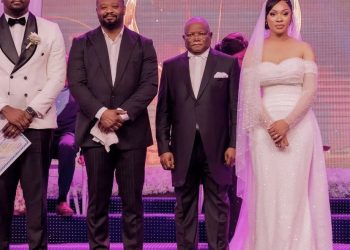 Kinshasa | le frère du pasteur Moïse Mbiye s’est marié à la fille du vice gouverneur Gecoco Mulumba !