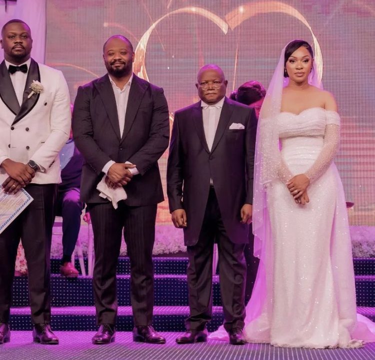 Kinshasa | le frère du pasteur Moïse Mbiye s’est marié à la fille du vice gouverneur Gecoco Mulumba !