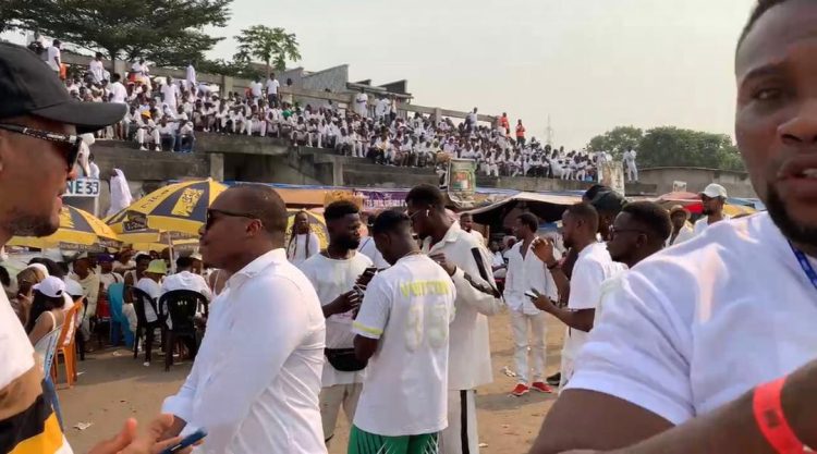 Concert Fally Ipupa à Bandalungwa | Les Warriors prennent d’assaut le terrain municipal !