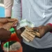 RDC | « D’ici avant la fin de l’année, un dollar va se changer à 3 000 francs congolais », Noël Tshiani
