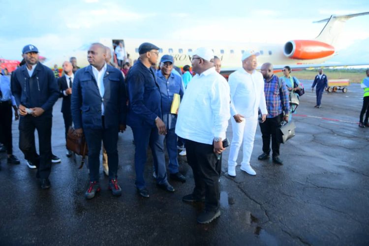 RDC | Le premier ministre Sama Lukonde en visite de travail dans le Haut-Uele et le Bas-Uele accompagné de plusieurs membres du gouvernement dont le ministre d’État Guy Loando !