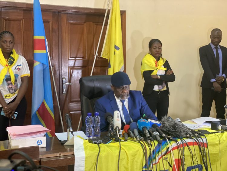 Élection 2023 | Franck Diongo menace Félix Tshisekedi en cas du report !