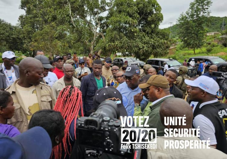 Campagne électorale | En route pour Tshela, Félix Tshisekedi s’arrête au village Mantere pour quelques minutes !