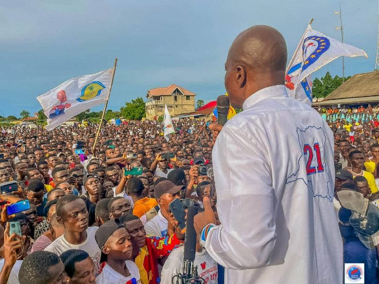 Campagne électorale | Martin Fayulu sensibilise la population de BAGATA sur la surveillance et la vigilance électorale !