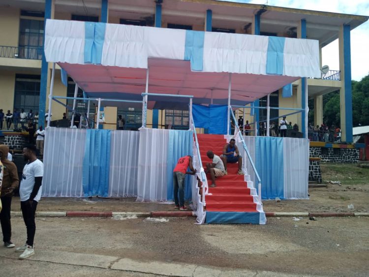 Meeting de Moïse Katumbi à kisangani | Mise en place terminée ( 13h00 )
