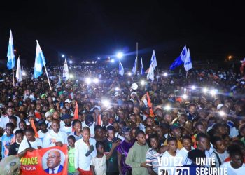 URGENT | Une femme est décédée à Tshela lors du meeting de Félix Tshisekedi !
