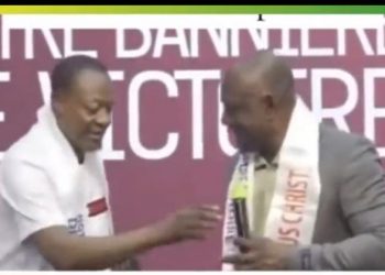 RDC | l’évangéliste Claude Kabundi Walesa a arraché le micro d’un pasteur visiteur pendant la prédication !