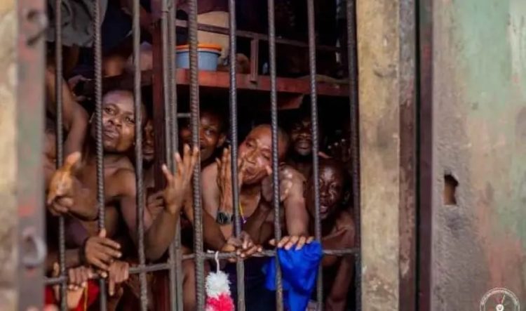 RDC | Au moins 53 prisonniers de la prison centrale de Makala (Kinshasa) ont été transférés, jeudi 7 décembre, au camp de détention de Luzumu (Kongo-Central)